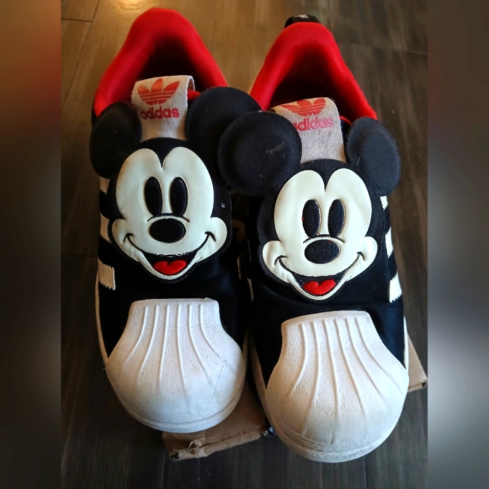 Adidas X Disney Mickey Mouse Youth Size 2.5